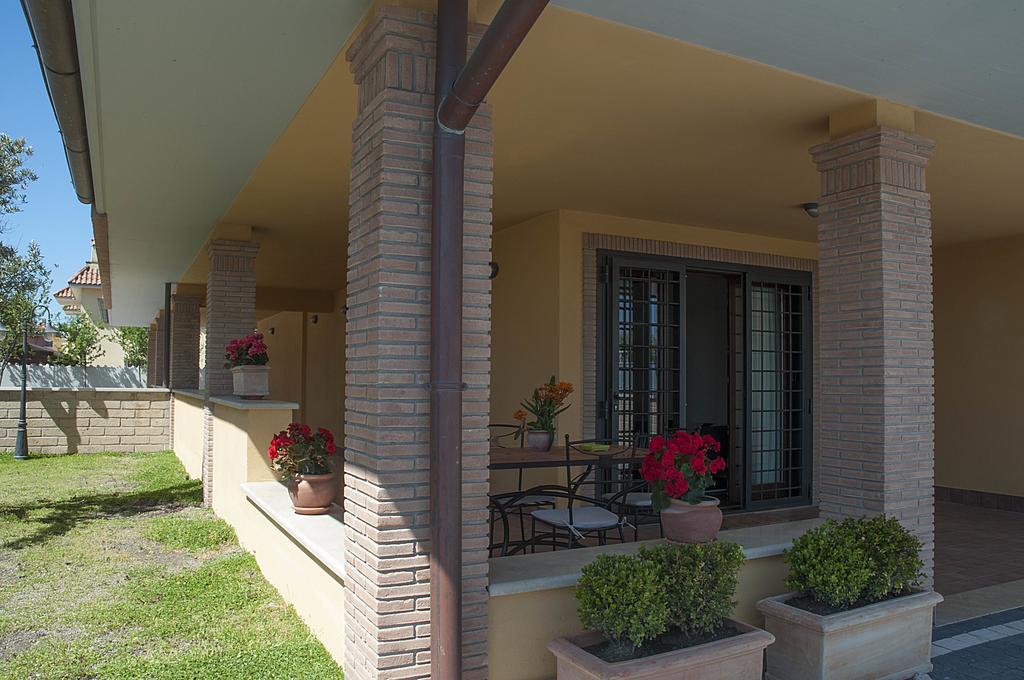 Domus Traiani Fiumicino Hotel Exterior photo